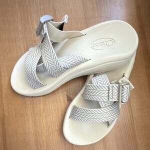 Chaco Womens CushZ Extra Cushioned Slide Sandals Buckle Chevron Pattern US 8